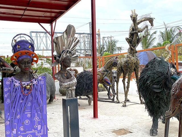 Lekki: Shopping walk and Nike Art Gallery